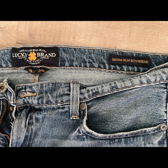 Women’s Jeans - Picture 3 of 6